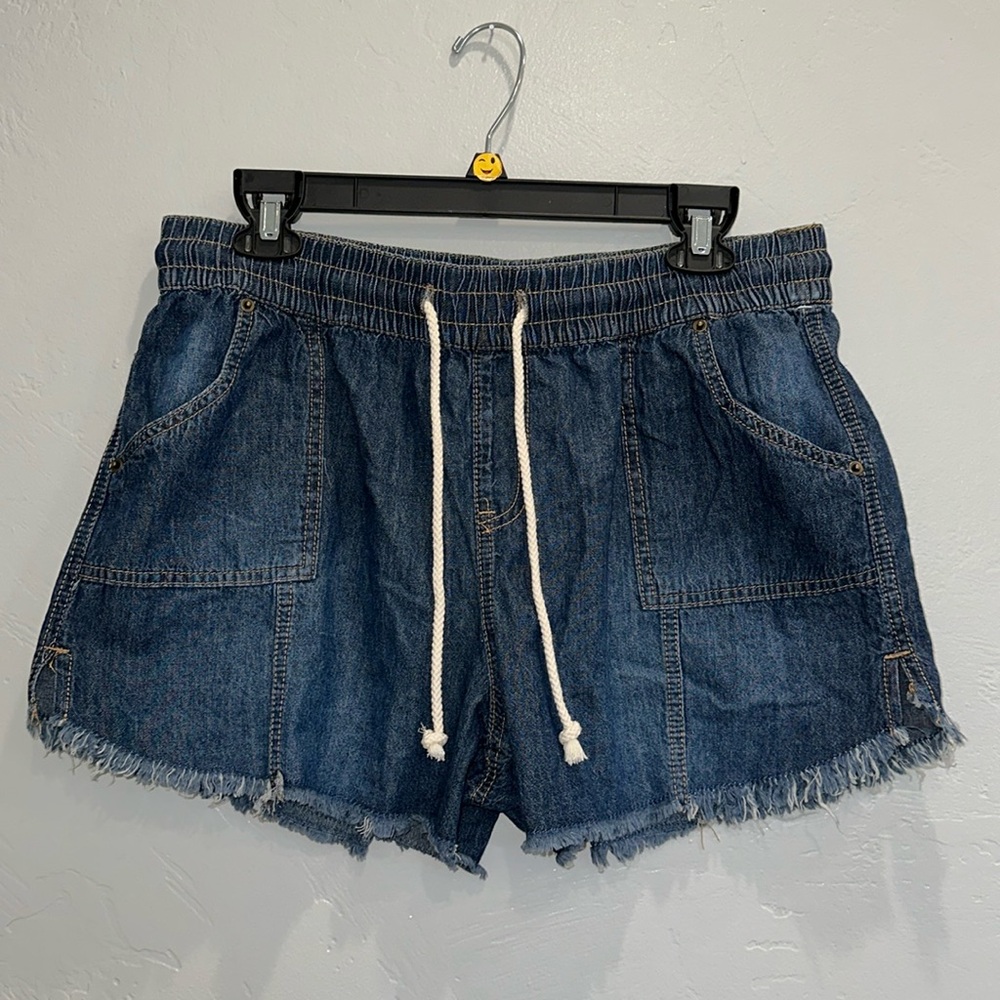 Maurices Shorts Raw Hem Size 14